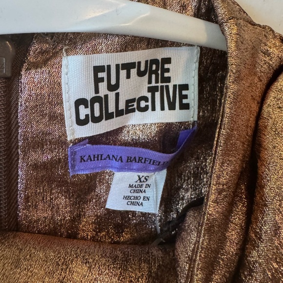 NWT FUTURE COLLECTIVE ROSE GOLD SHIMMER TOP - Picture 5 of 10